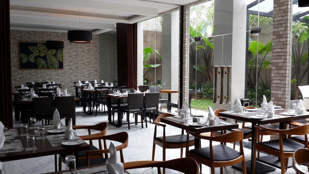 Sotis Hotel Jakarta Exterior photo