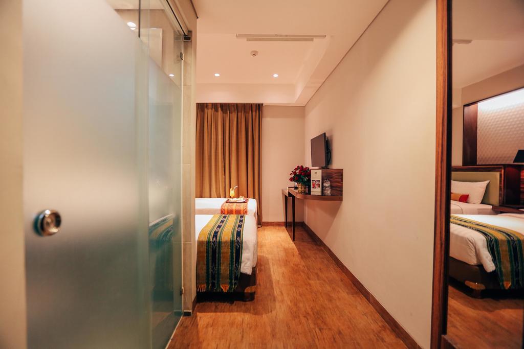 Sotis Hotel Jakarta Exterior photo