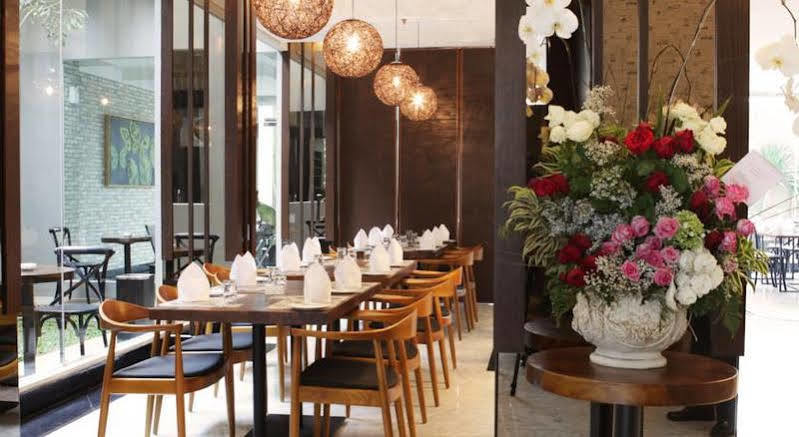 Sotis Hotel Jakarta Exterior photo